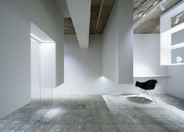 Pereții care &rdquo;plutesc&rdquo; revin &icirc;n modă